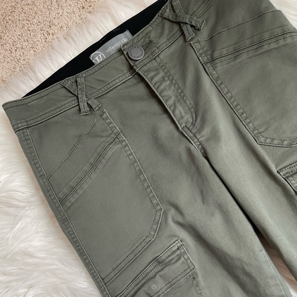 Wit & Wisdom Lilly Pad Green Roll Tab Cargo Pants - Picture 5 of 16